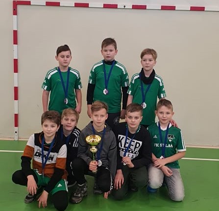 „Sveikata futsal Cup“ salės futbolo turnyre Kazlų Rūdos sporto centro U-11 futbolininkai iškovojo antrąją vietą
