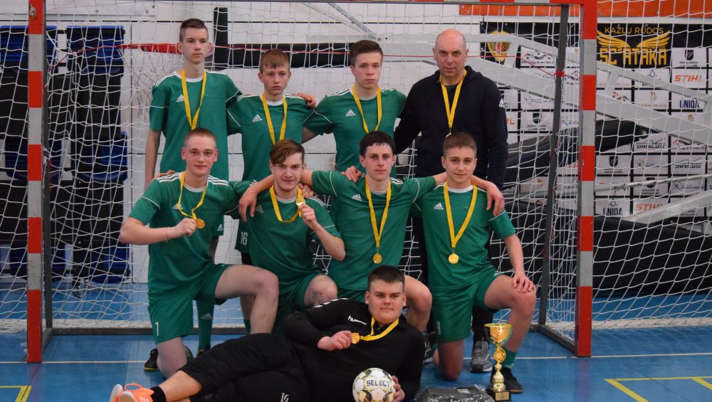 Kazlų Rūdos sporto centro jaunimas triumfavo MFL salės futbolo pirmenybėse